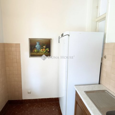 Eladó téglalakás, Budapesten, VI. kerületben 99.9 M Ft, 2 szobás