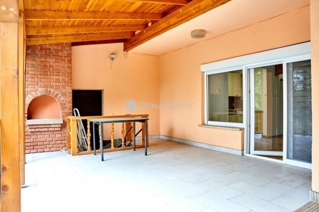 Eladó családi ház, Pécsett 119 M Ft, 4 szobás
