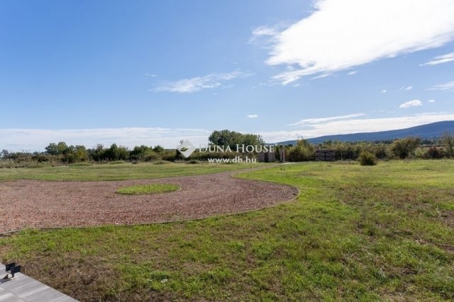 Eladó családi ház, Pomázon 199 M Ft, 5 szobás