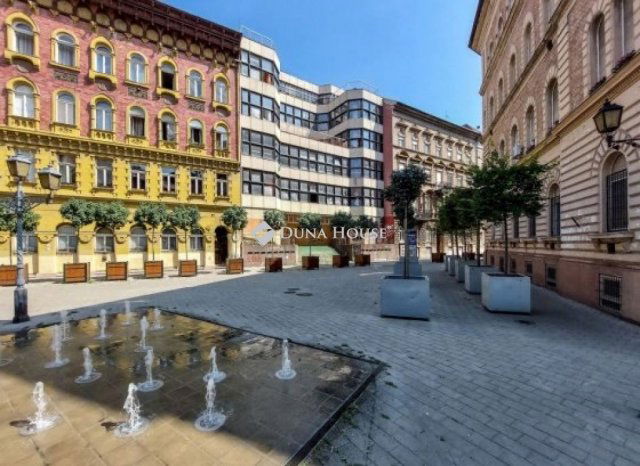 Eladó téglalakás, Budapesten, VII. kerületben, Csengery utcában