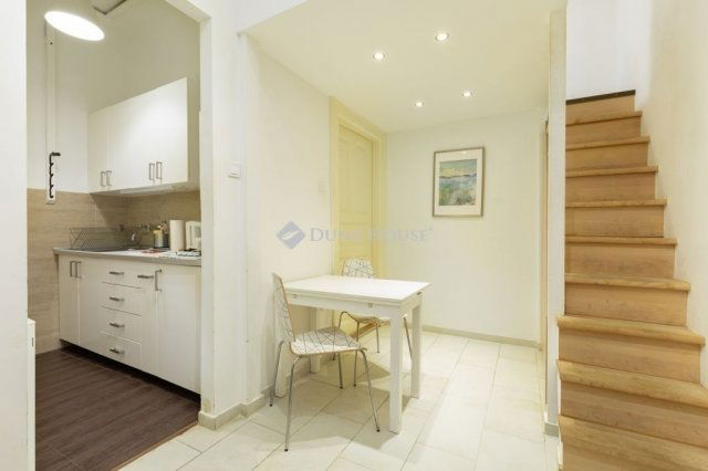 Eladó téglalakás, Budapesten, V. kerületben 60 M Ft, 1 szobás