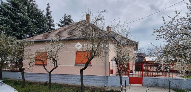 Eladó családi ház, Tiszasason 25.5 M Ft, 3 szobás
