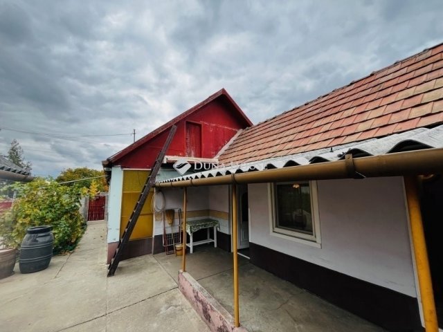 Eladó családi ház, Tápiószecsőn 25.9 M Ft, 2 szobás