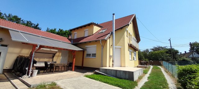 Eladó ikerház, Hévízen 58 M Ft, 2+2 szobás