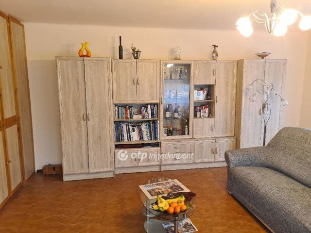 Eladó családi ház, Áporkán 79.9 M Ft, 3 szobás