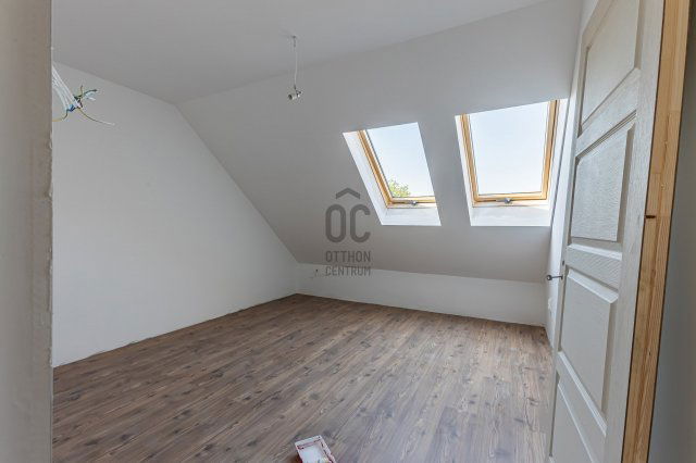 Eladó ikerház, Fóton 114.9 M Ft, 5 szobás / költözzbe.hu