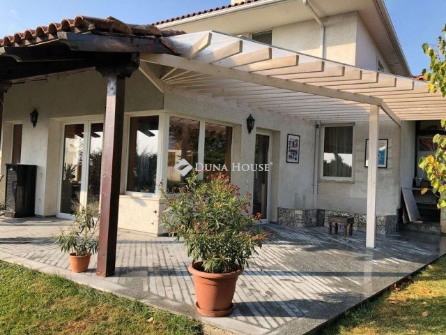 Eladó családi ház, Ürömön 302.99 M Ft, 5 szobás