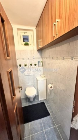 Eladó téglalakás, Pécsett 72.9 M Ft, 3 szobás