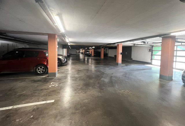 Eladó garázs, Budapesten, XI. kerületben 7 M Ft