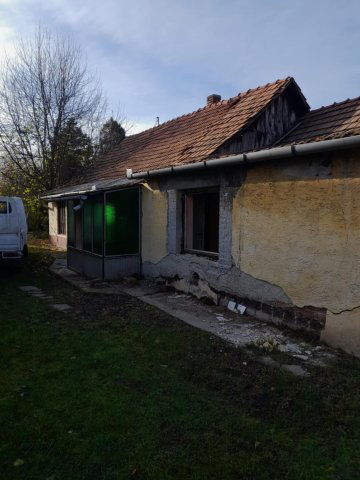 Eladó családi ház, Füzesabonyban 8.5 M Ft, 2 szobás