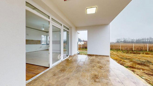 Eladó családi ház, Levelek 61 M Ft, 4 szobás