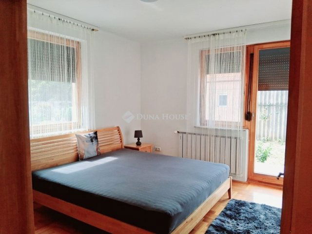 Eladó ikerház, Siófokon 179 M Ft, 6 szobás