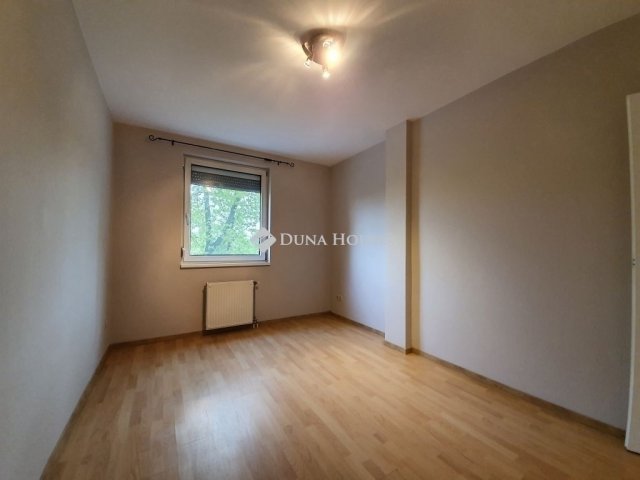 Eladó téglalakás, Kecskeméten 87.9 M Ft, 4 szobás