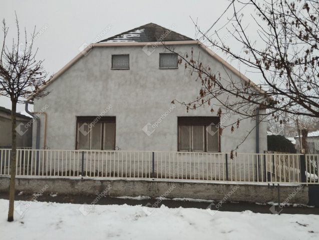 Eladó családi ház, Győrött 65 M Ft, 4 szobás