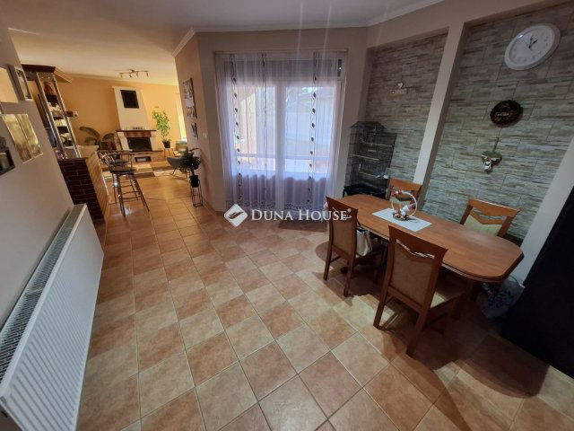 Eladó családi ház, Kiskunfélegyházán 74.9 M Ft, 4 szobás