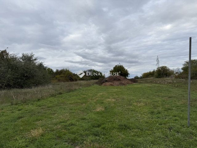 Eladó telek, Nyergesújfaluban 3.49 M Ft / költözzbe.hu