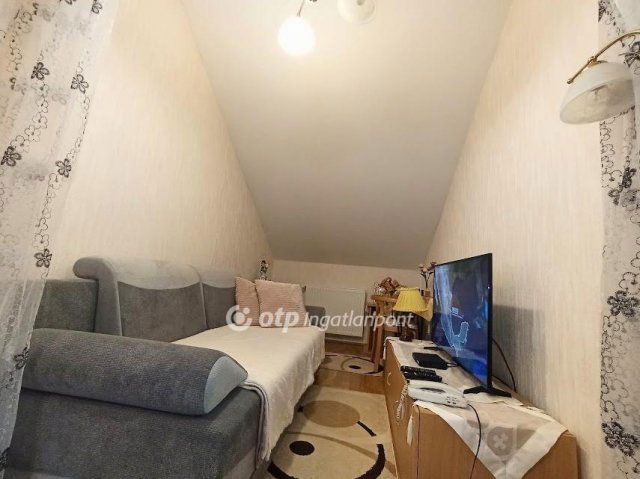 Eladó téglalakás, Gyöngyösön 41 M Ft, 2+2 szobás