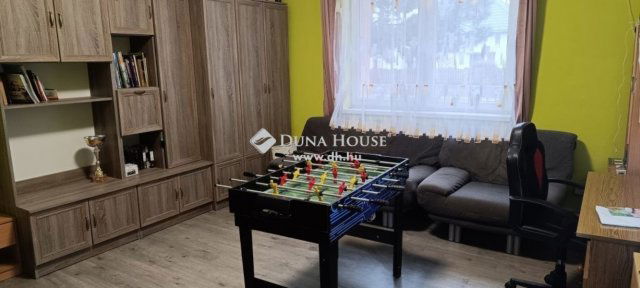 Eladó családi ház, Nyergesújfaluban 90 M Ft, 6 szobás