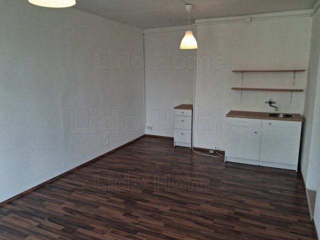 Eladó téglalakás, Várpalotán 36.9 M Ft, 3 szobás