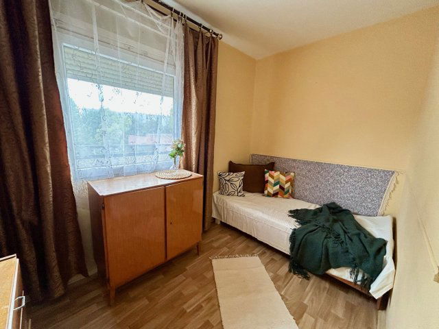 Eladó panellakás, Siklóson 21 M Ft, 1+1 szobás