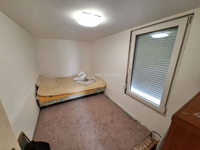 Eladó családi ház, Bicskén 19.5 M Ft, 2 szobás