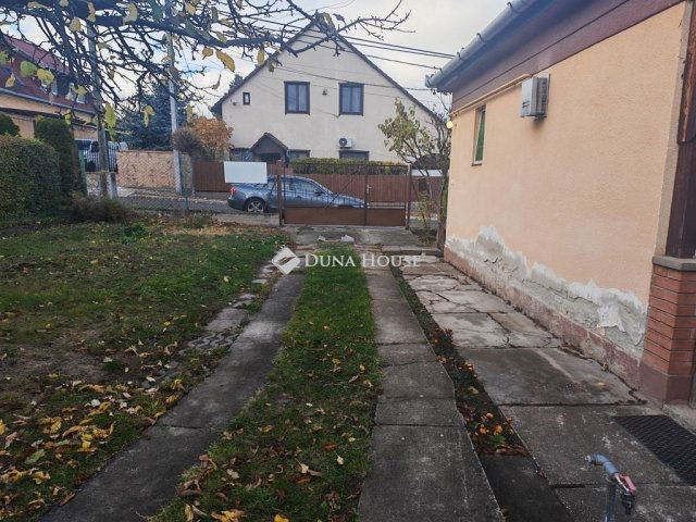 Eladó családi ház, Budapesten, XVI. kerületben 74.9 M Ft