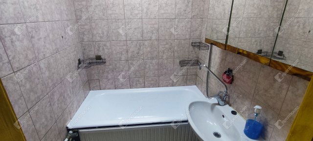 Kiadó panellakás, albérlet, Győrött 180 E Ft / hó, 2 szobás