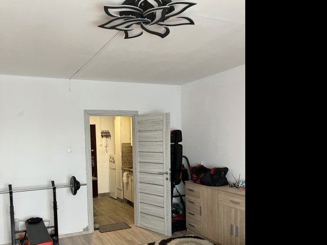 Eladó panellakás, Dunaújvárosban 22.2 M Ft, 1 szobás