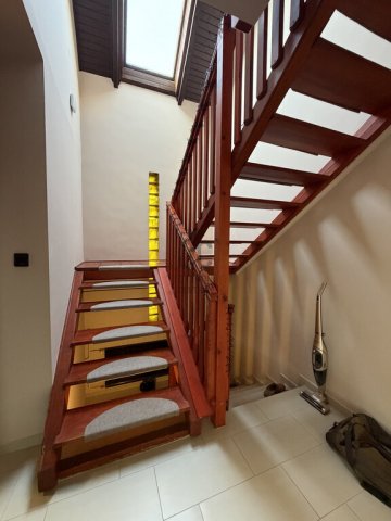 Eladó családi ház, Szolnokon 169 M Ft, 6 szobás