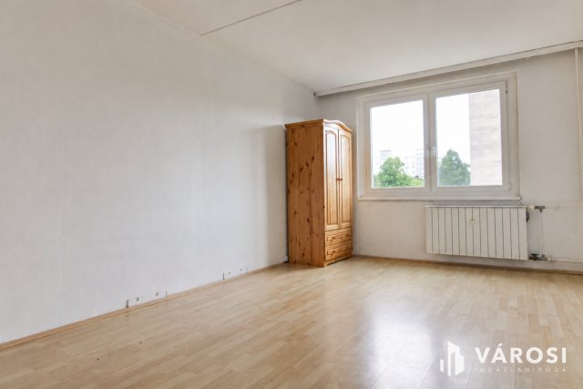 Eladó panellakás, Veszprémben 60.9 M Ft, 1+2 szobás