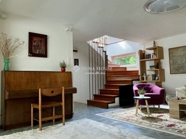 Eladó családi ház, Budapesten, III. kerületben 379 M Ft