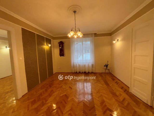 Kiadó téglalakás, albérlet, Békéscsabán 290 E Ft / hó