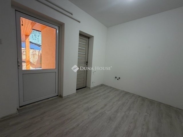 Eladó téglalakás, Budapesten, XV. kerületben 39.9 M Ft, 1 szobás