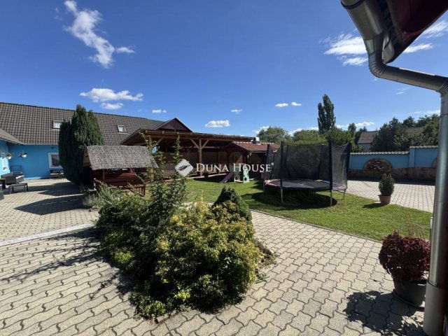 Eladó családi ház, Egerszalókon 390 M Ft, 18 szobás