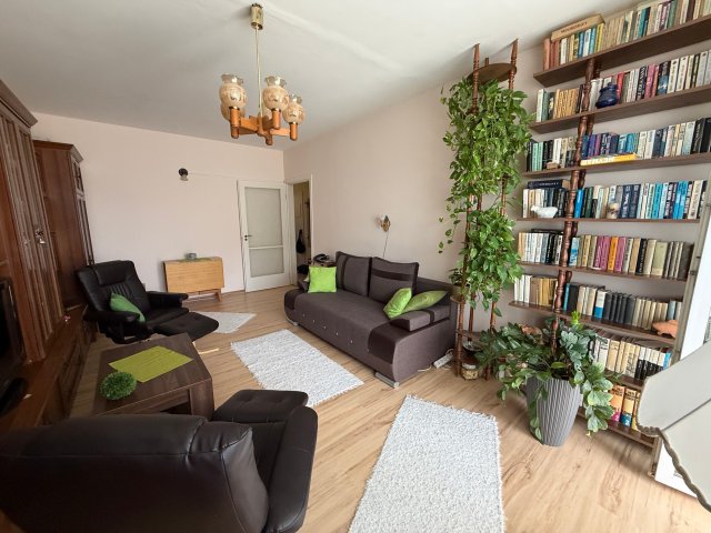 Eladó panellakás, Szegeden, Budapesti körúton 48.9 M Ft