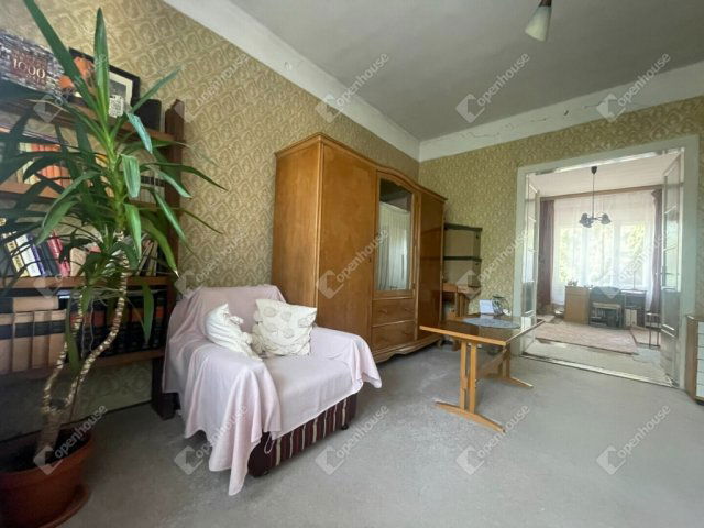 Eladó családi ház, Komáromban 39.9 M Ft, 2 szobás