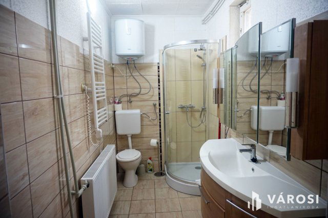 Kiadó családi ház, albérlet, Dánszentmiklóson 120 E Ft / hó