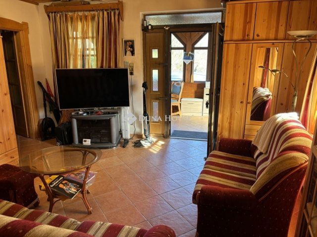 Eladó családi ház, Leányfaluban 150 M Ft, 3 szobás