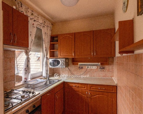 Kiadó téglalakás, albérlet, Debrecenben 230 E Ft / hó, 3 szobás