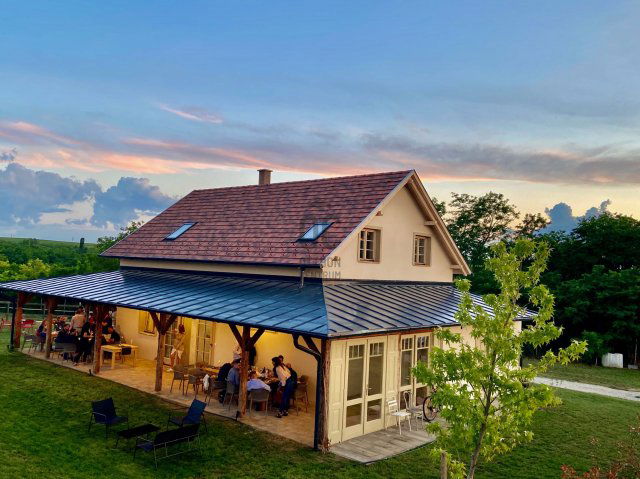 Eladó családi ház, Balatonlelleén 220 M Ft, 5 szobás