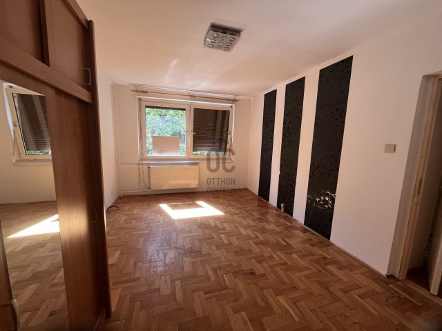 Eladó panellakás, Tatabányán 47.9 M Ft, 4 szobás