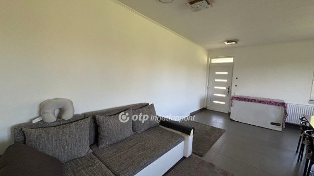 Eladó nyaraló, Berkenyén 320 M Ft, 5 szobás