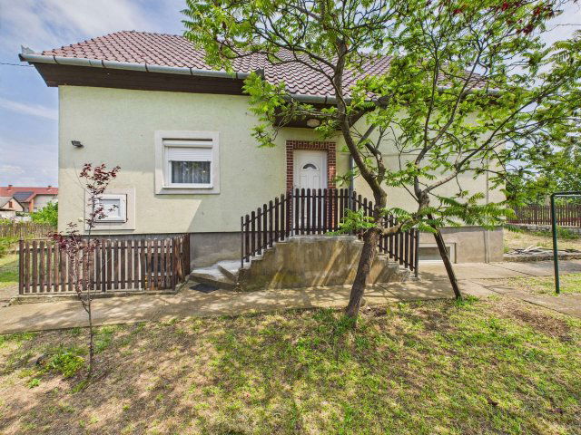 Eladó családi ház, Debrecenben, Kisbánya utcában 63.8 M Ft