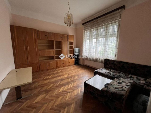 Eladó családi ház, Szombathelyen 69.99 M Ft, 6 szobás