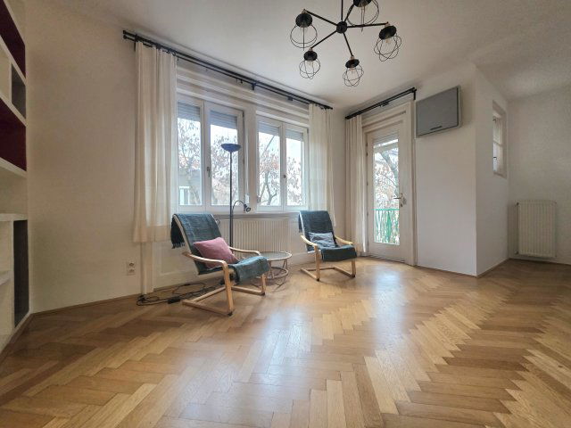 Eladó téglalakás, Budapesten, III. kerületben, Zápor utcában