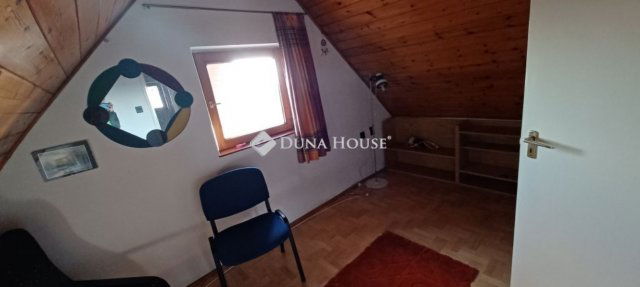 Eladó családi ház, Pécsett 79.9 M Ft, 1+2 szobás