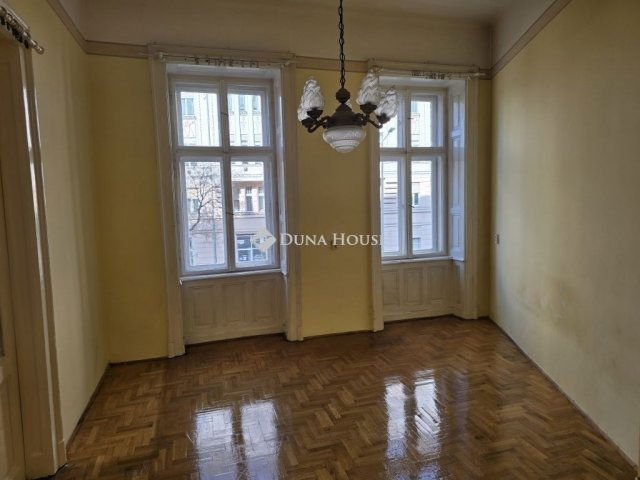 Eladó téglalakás, Budapesten, VII. kerületben 75 M Ft, 2 szobás