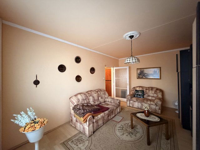 Eladó panellakás, Győrött 42.5 M Ft, 1+1 szobás