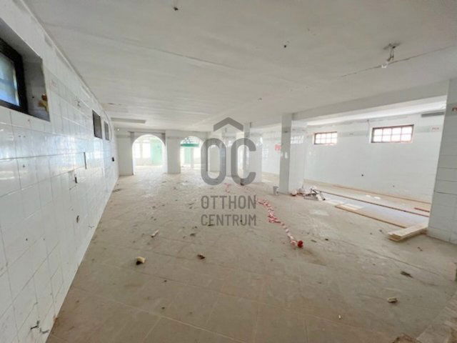 Eladó ipari ingatlan, Révfülöpön 220 M Ft