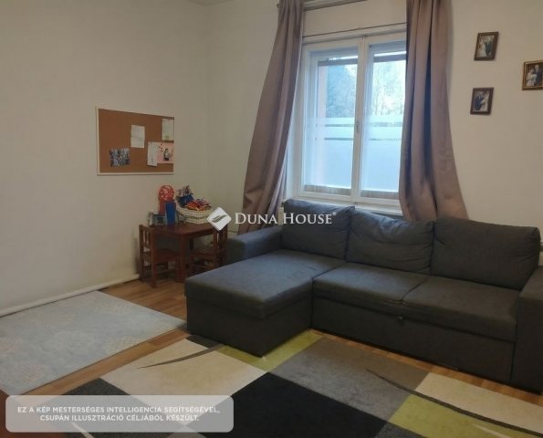 Eladó családi ház, Székesfehérvárott 74 M Ft, 3 szobás
